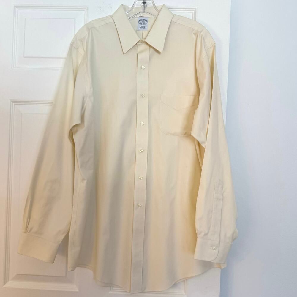 Brooks Brothers Mens 17 35 Slim Fit Non Iron 100% Cotton Shirt Cream Butter
